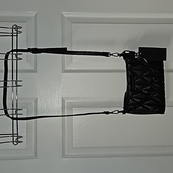 Kylie + Kendall Black Adjustable Shoulder Chain Hand Bag Polyurethane Polyester - Picture 4 of 8